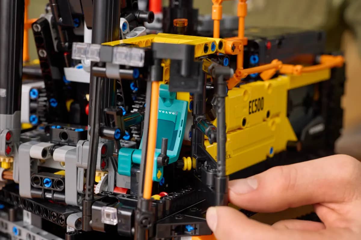 LEGO 42215 Volvo EC500 Hybrid Excavator - Technic