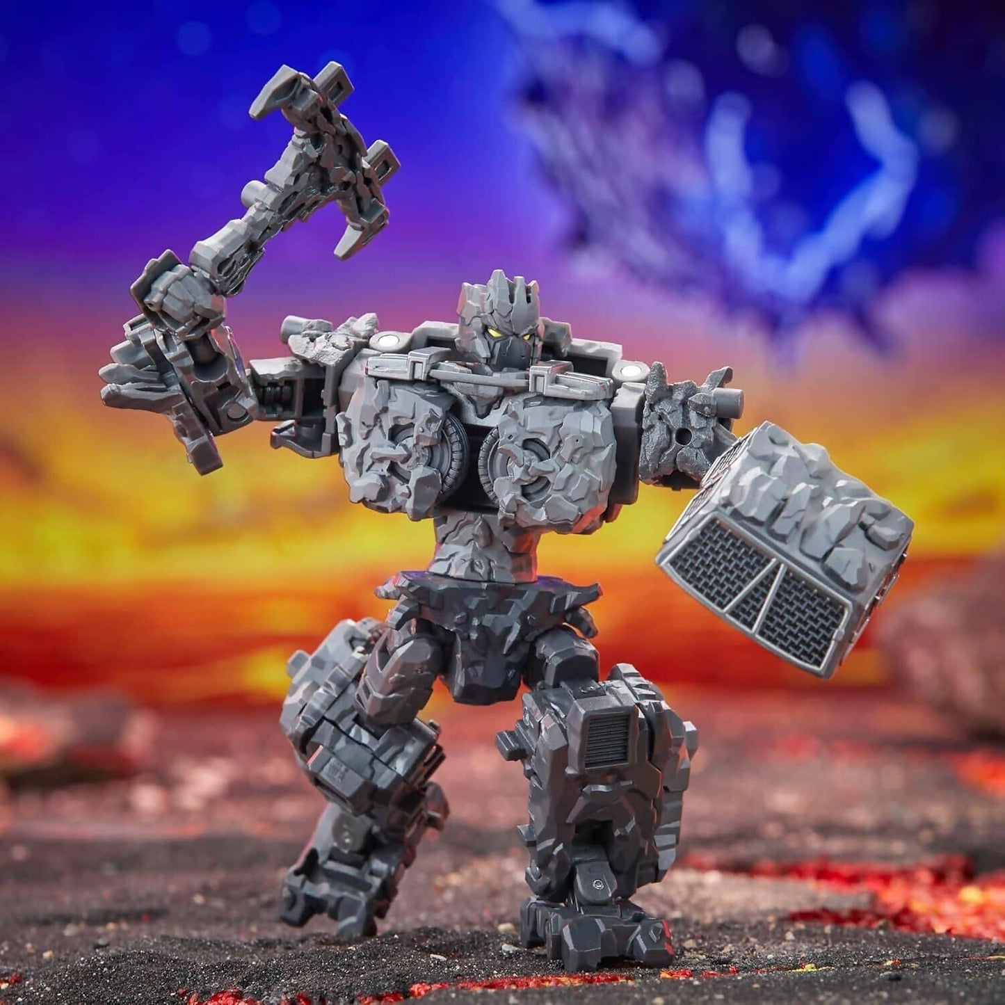 Transformers - Legacy United Deluxe Class Infernac Universe Magneous 5.5-inch Converting Action Figure - Hasbro