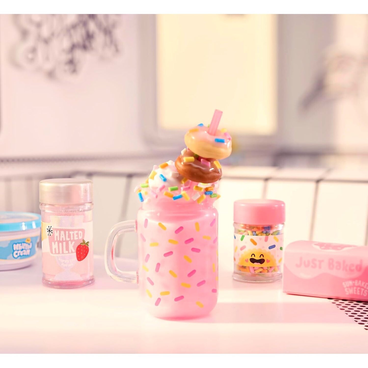 MGA's - Miniverse Make It Mini Diner Series 4 Collectibles Blind Capsule