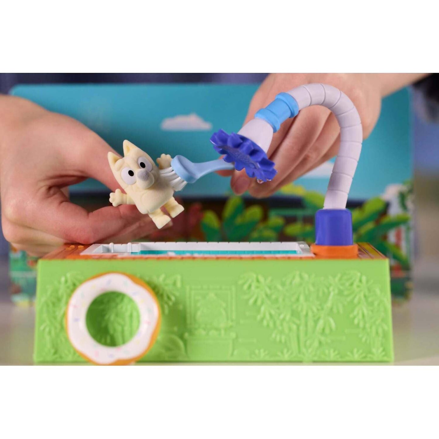 Crayola - Scribble Scrubbie Bluey Poolside Playset