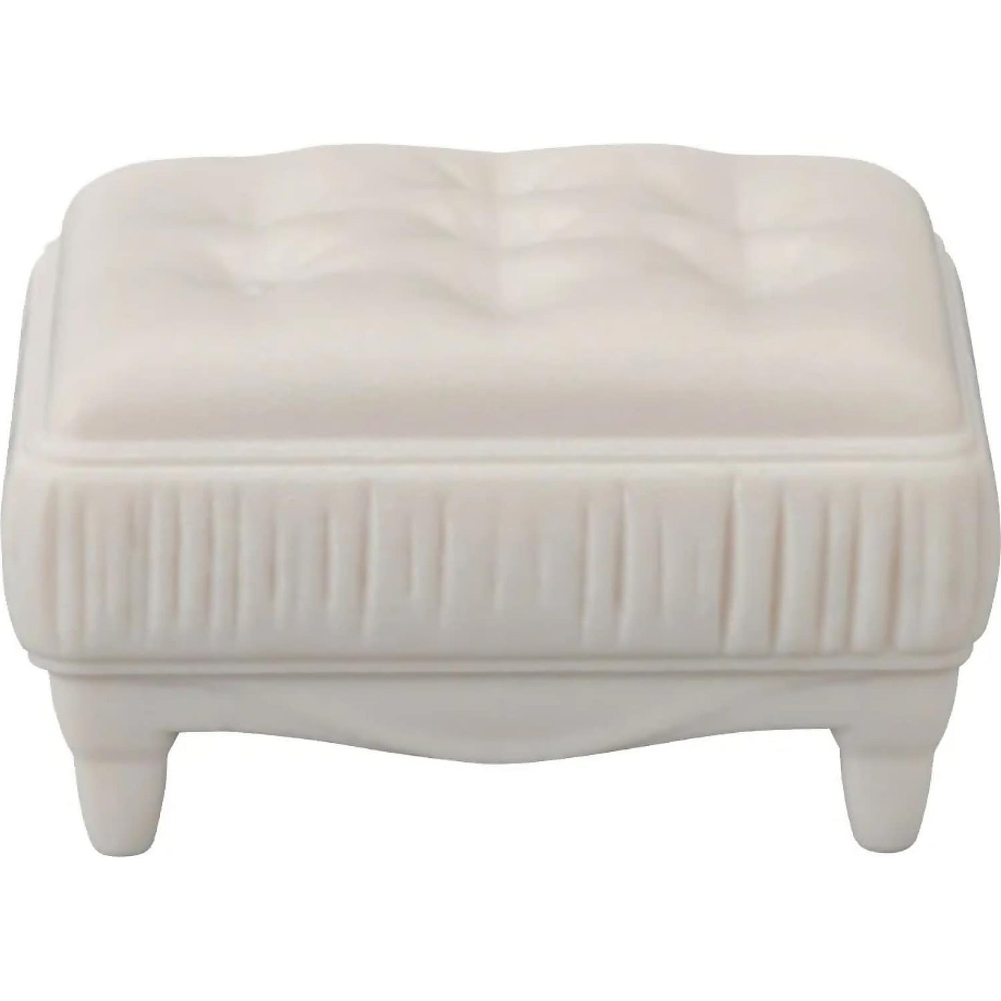 Sylvanian Families - Freya's Birthday Celebration Strawberry Cake Dress