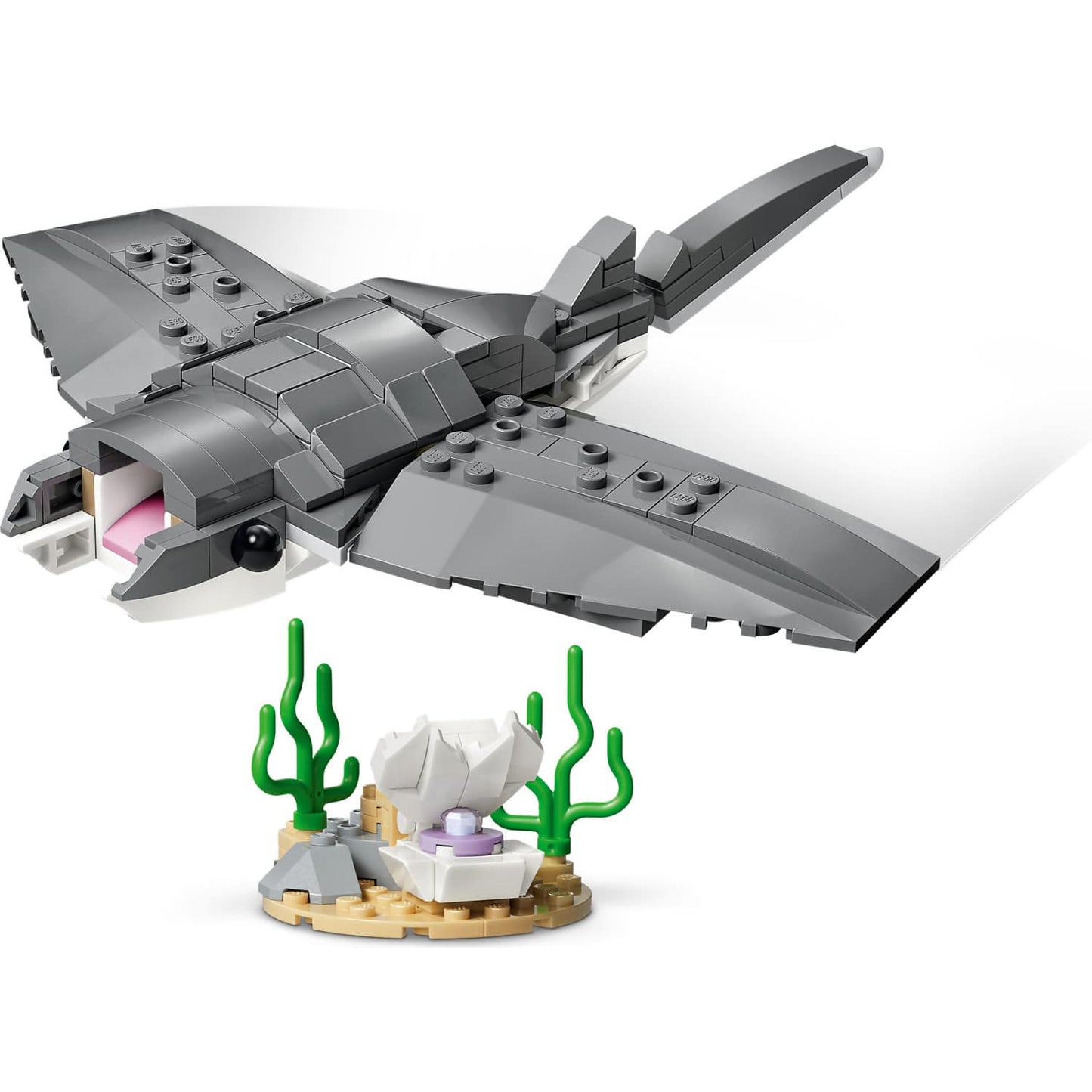 LEGO 31381 Fierce Shark with a Treasure Chest - Creator 3-in-1