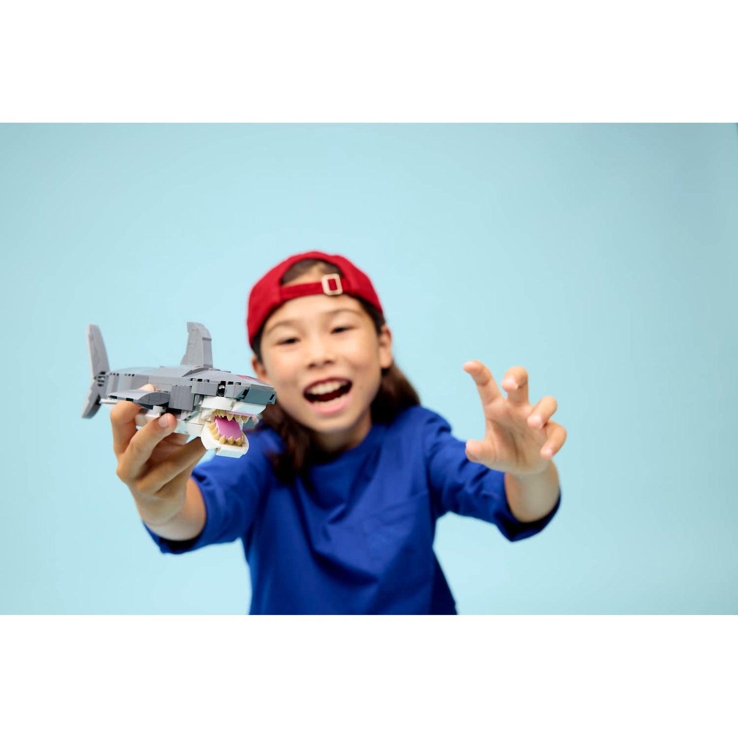 LEGO 31381 Fierce Shark with a Treasure Chest - Creator 3-in-1