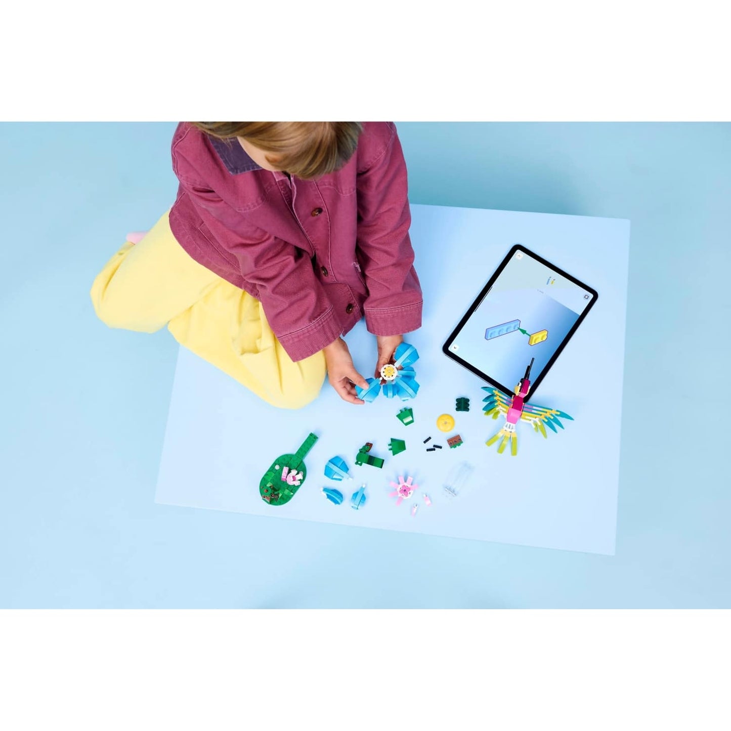 LEGO 31384 Wild Animals: Colorful Hummingbird - Creator 3-in-1