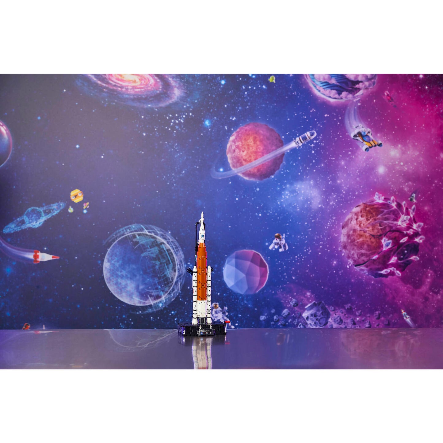LEGO 42221 NASA Artemis Space Launch System Rocket - Technic