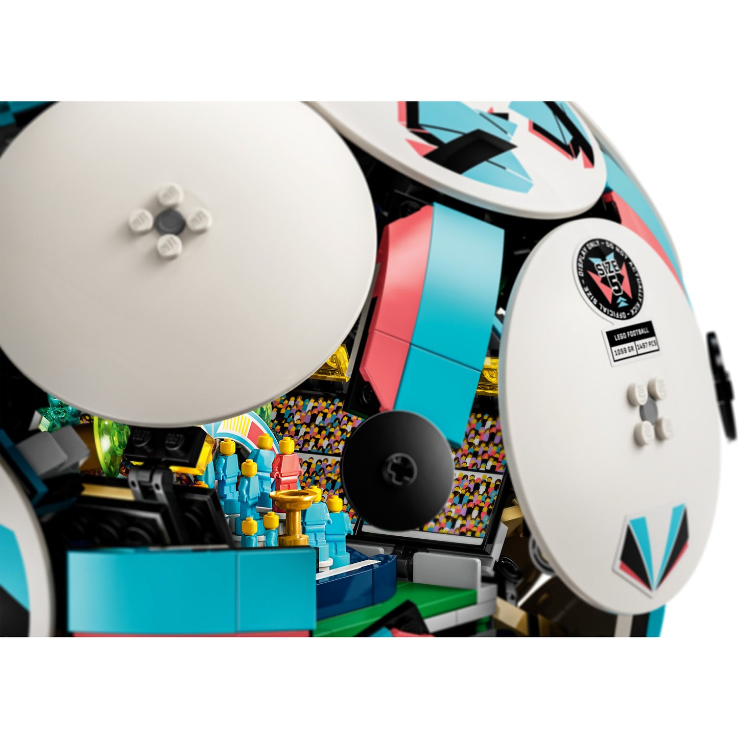 LEGO 43019 Football - Editions