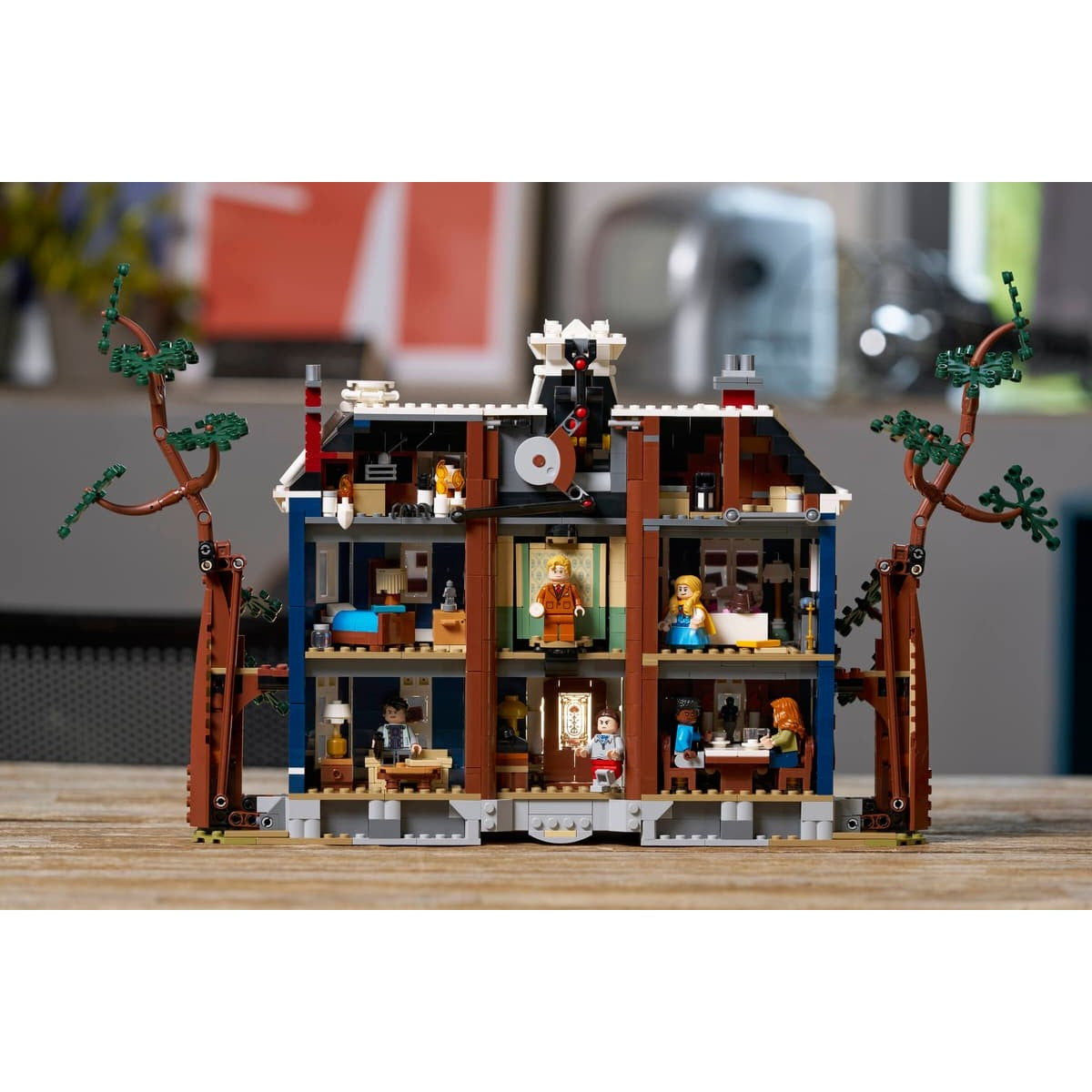 LEGO 11370 Stranger Things: The Creel House - Icons