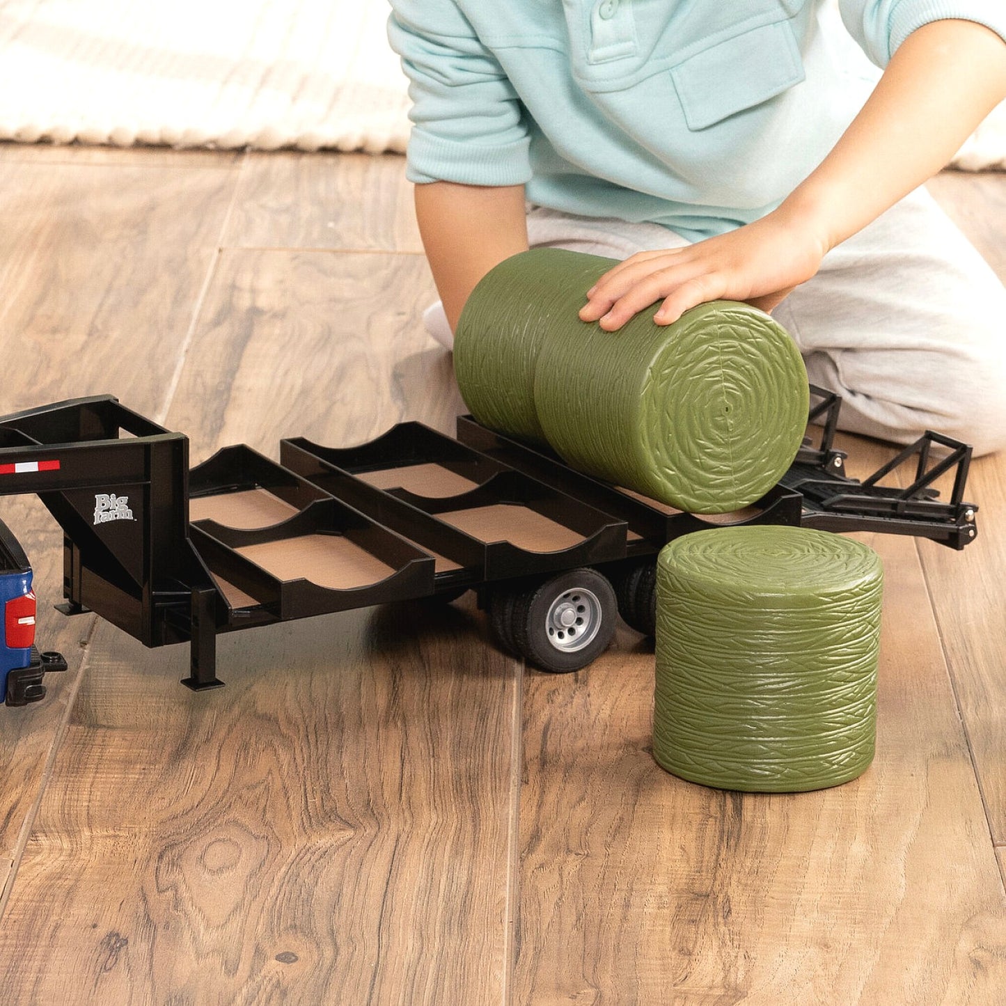 Big Farm - Chevy 1:16 Scale Pickup and Trailer with Lights & Sounds