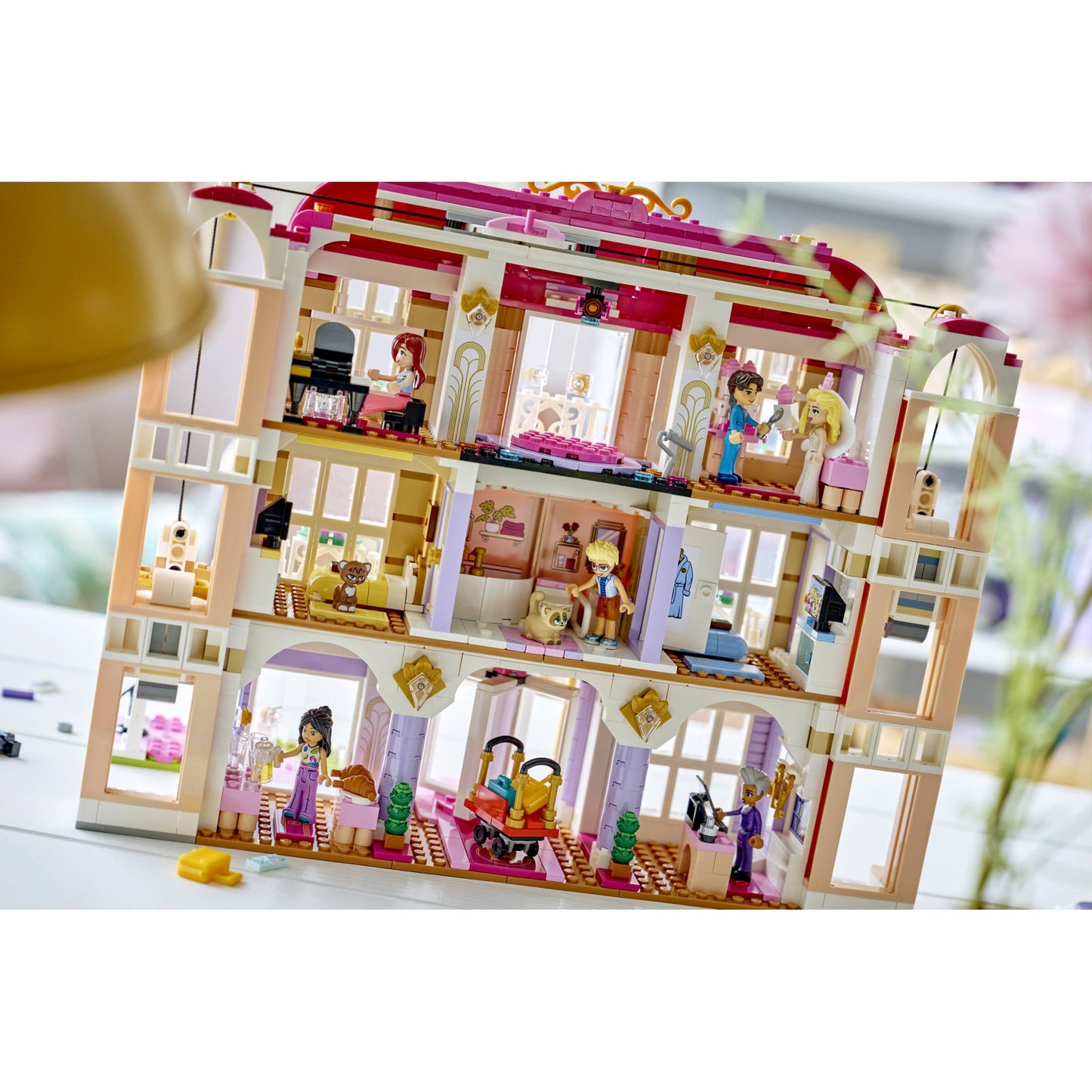 LEGO 42704 Heartlake City Grand Hotel - Friends