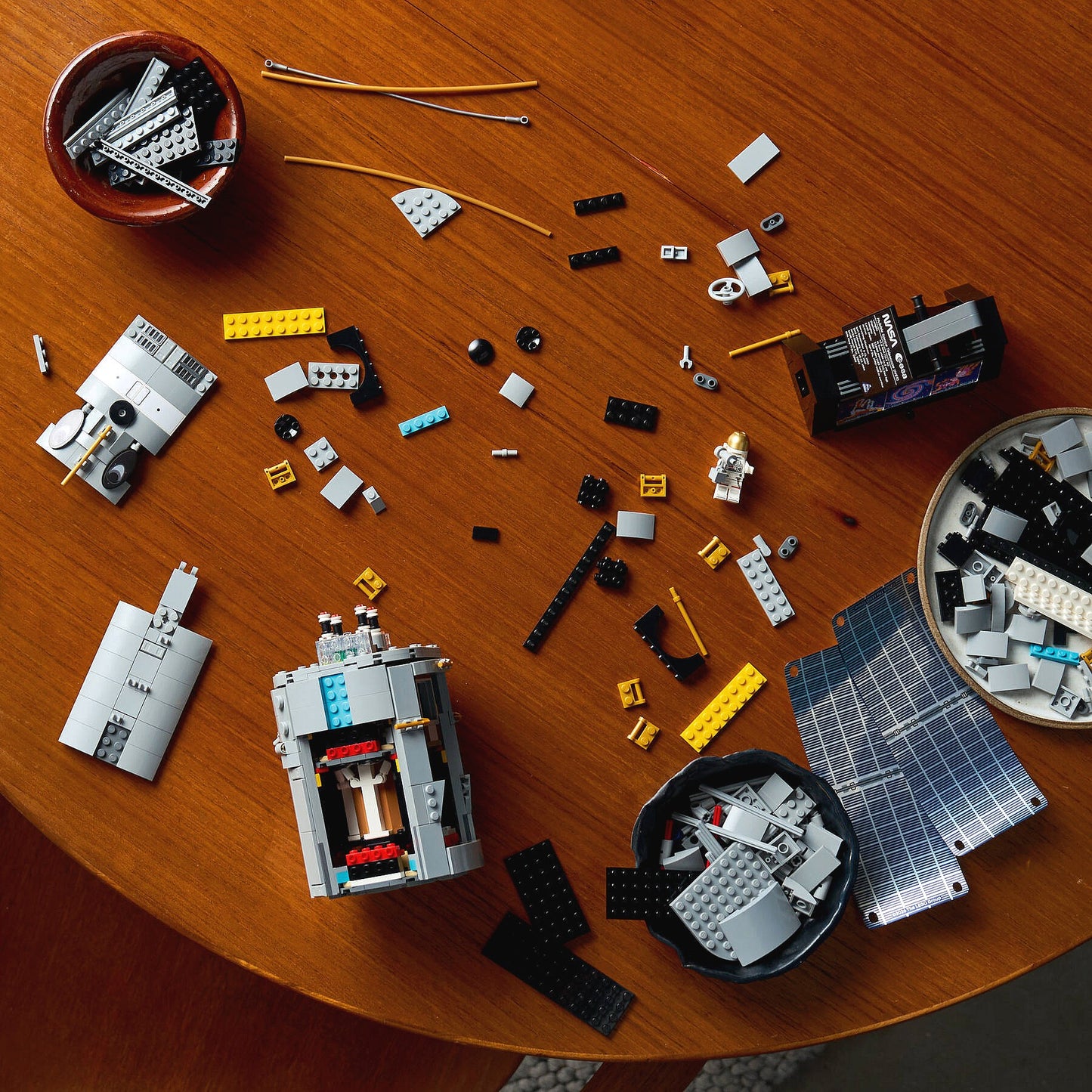 LEGO 11382 Hubble Space Telescope - Icons