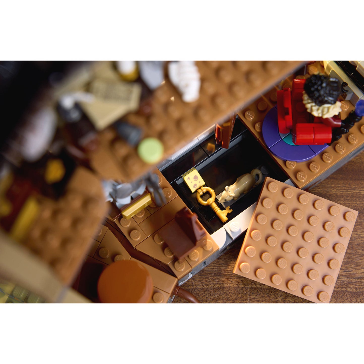 LEGO® 11383 Mayor Manor - Icons
