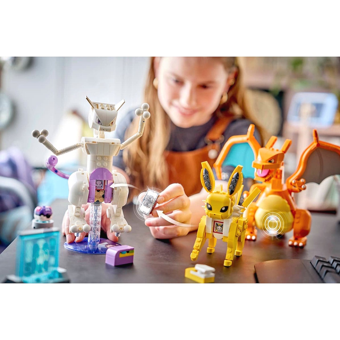 LEGO 72163 SMART Play™ Mewtwo's Lab Break - Pokemon