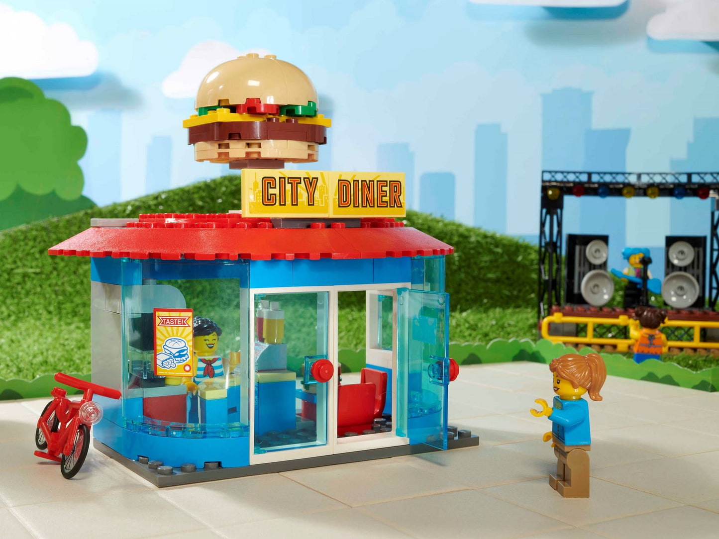 LEGO 60271 Main Square - City