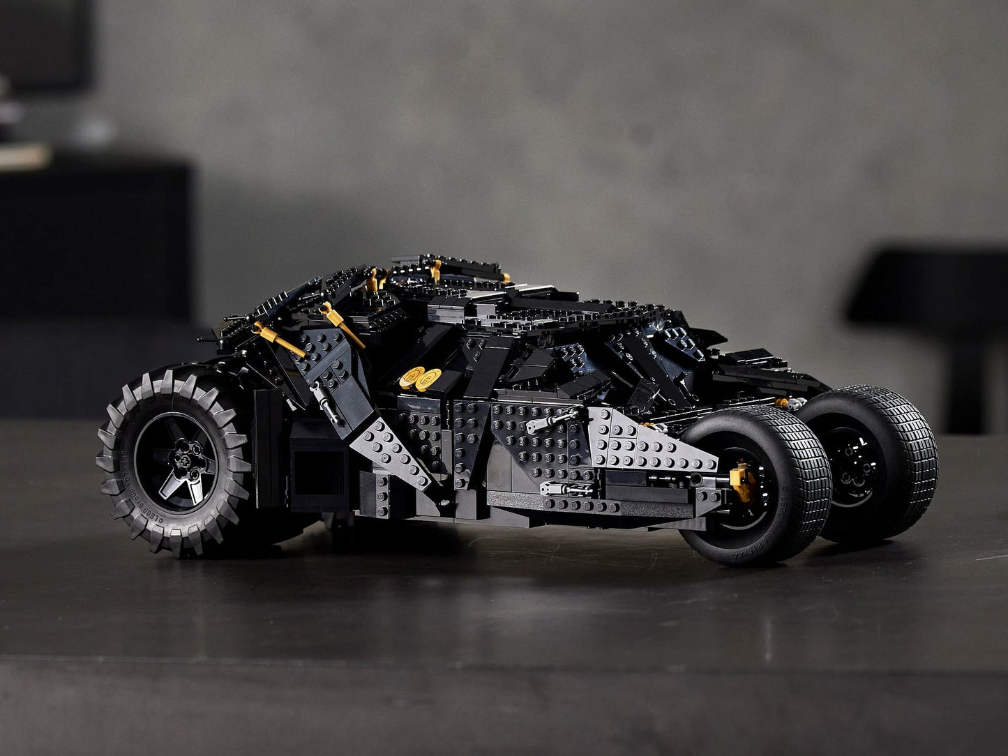LEGO 76240 DC Batman Batmobile Tumbler  - DC Super Heroes