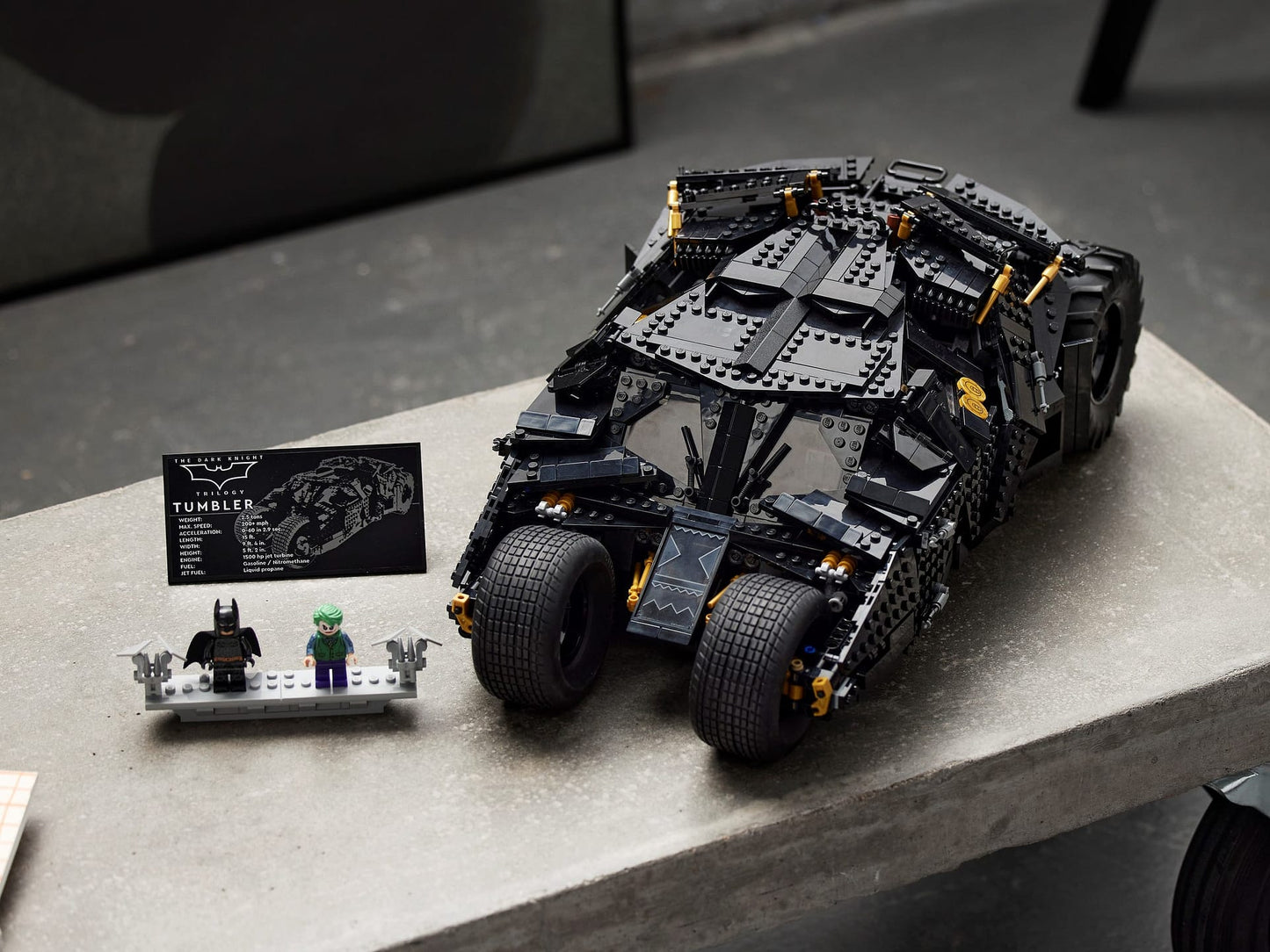 LEGO 76240 DC Batman Batmobile Tumbler  - DC Super Heroes