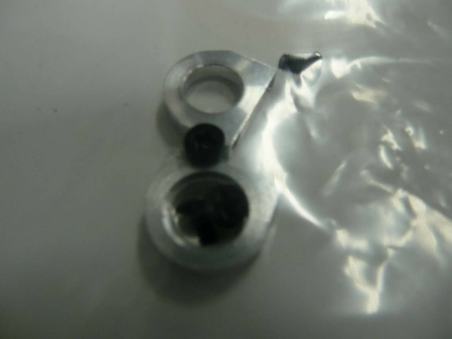 BRM SLOT RS-205 RevoSlot Front Axle Holders + Screws