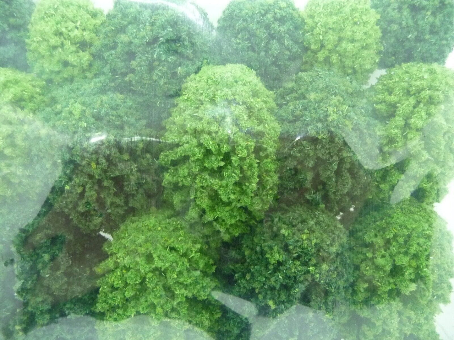 HORNBY R7198 DECIDUOUS TREES 5 to 9cm x 20PCE HO OO