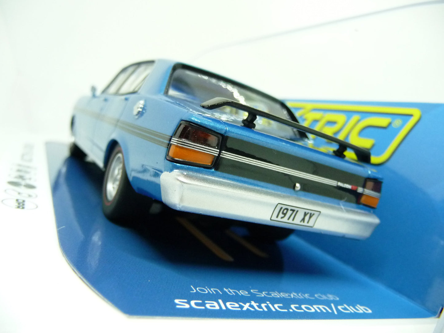Scalextric C4171 1:32 FORD XY FALCON - GTHO PHASE III - Electric Blue Slot Car