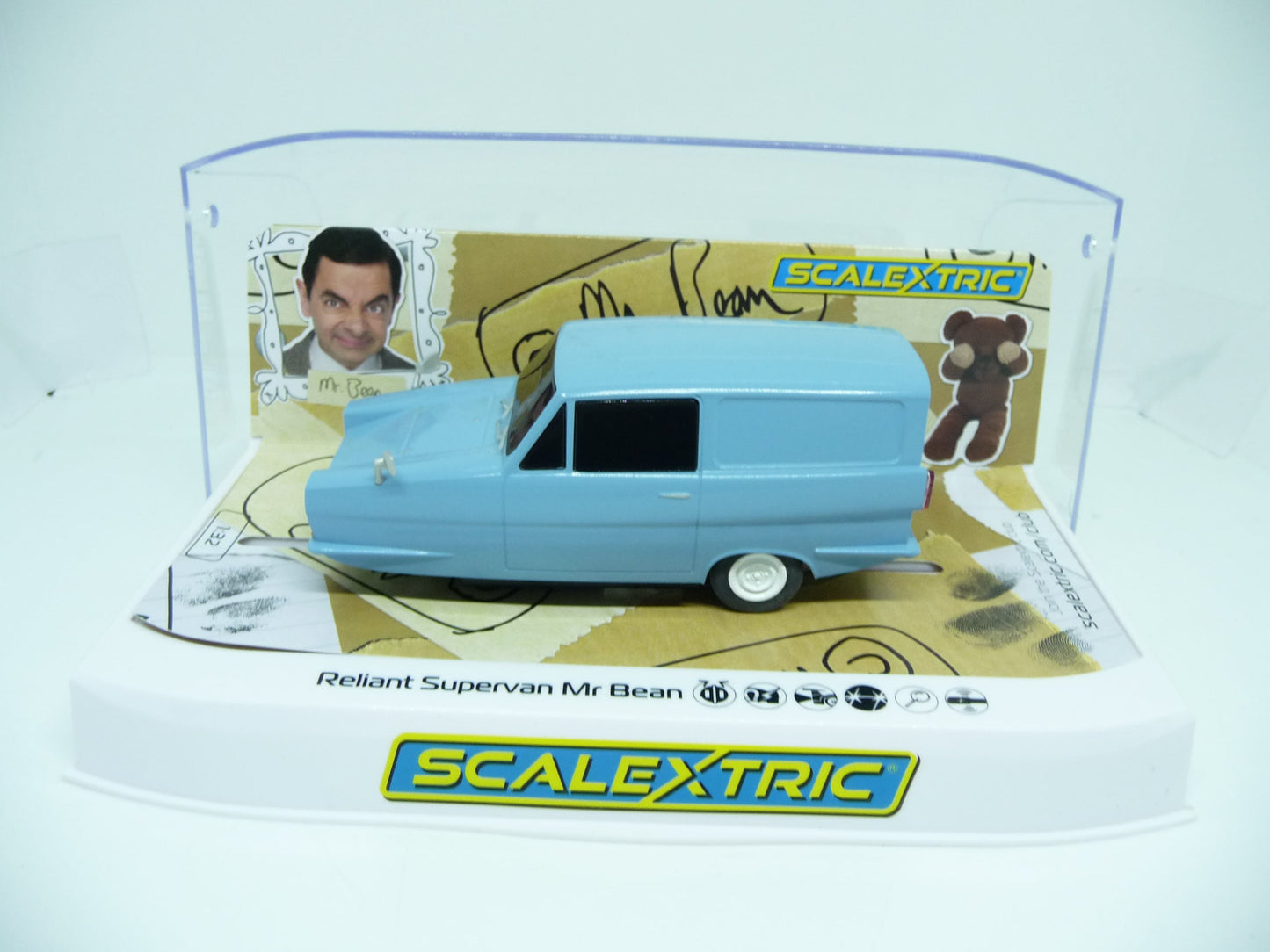 Scalextric C4259 1:32 RELIANT REGAL SUPERVAN MR BEAN Slot Car Suit Carrera