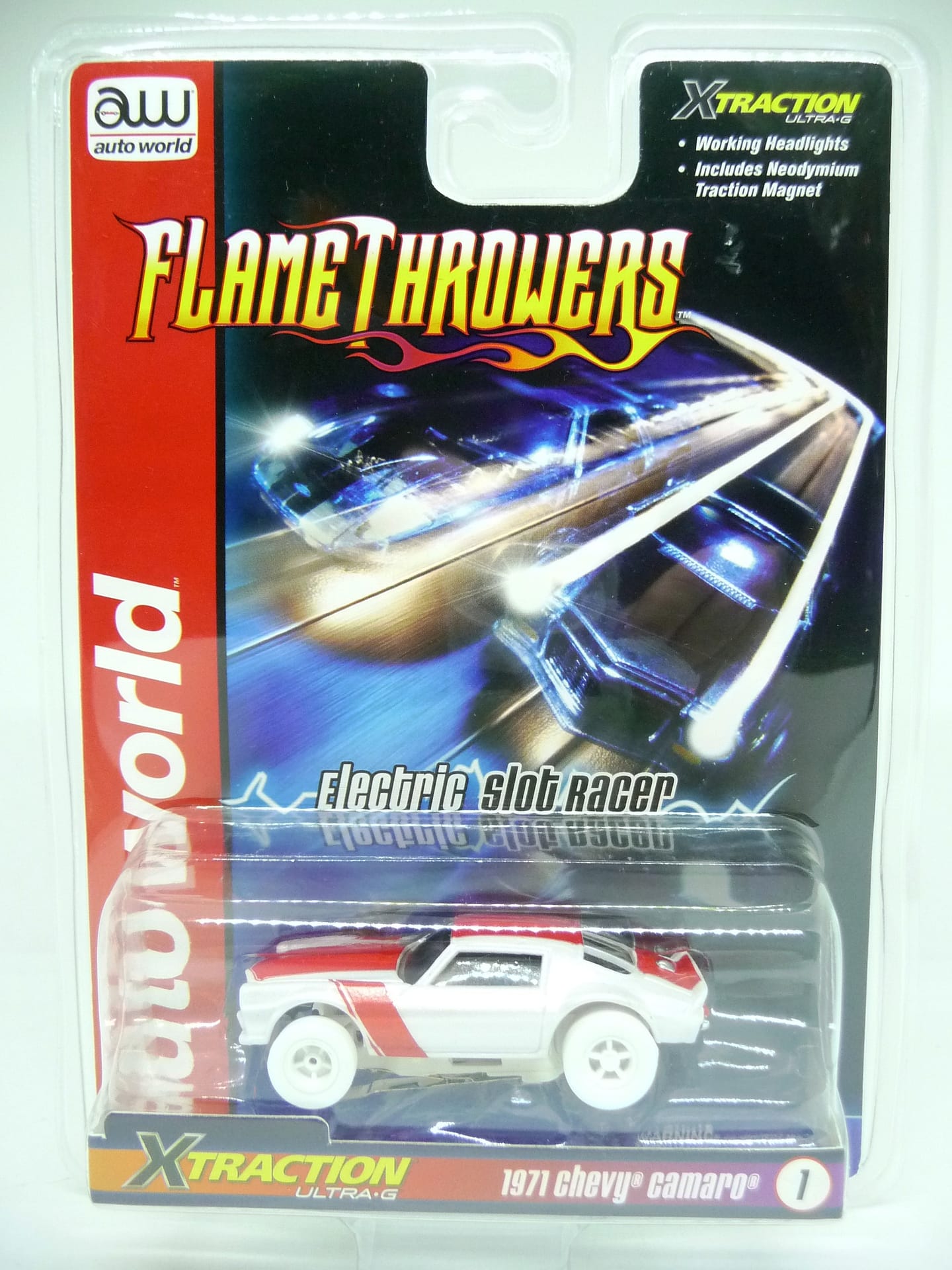 Auto World X-traction Flamethrowers 71 Chevy Camaro White/red