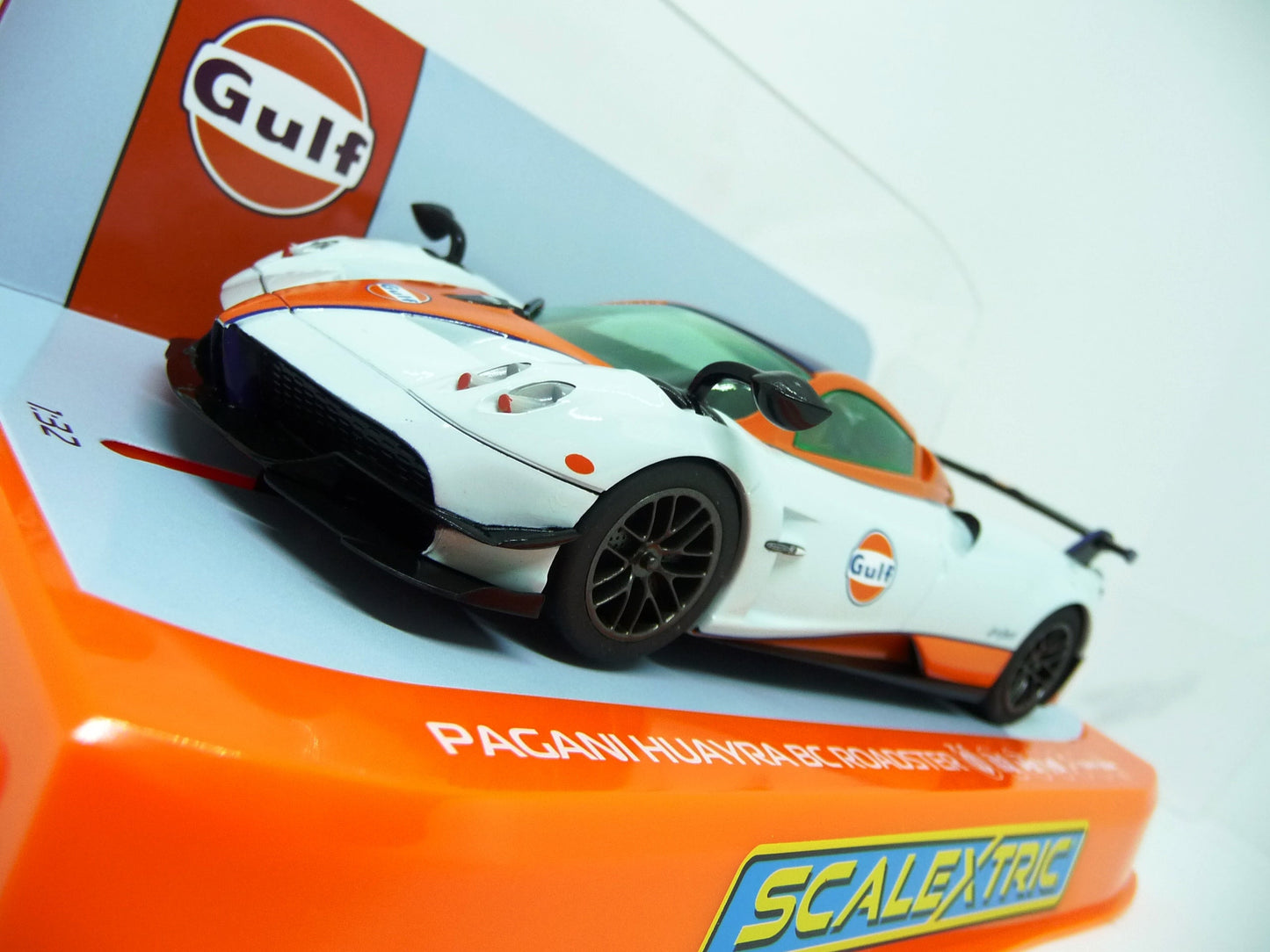 Scalextric C4335 Pagani Huayra Bc Roadster - Gulf Edition