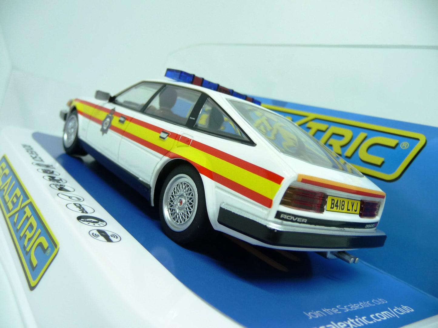 Scalextric C4342 Rover SD1 - Police Edition