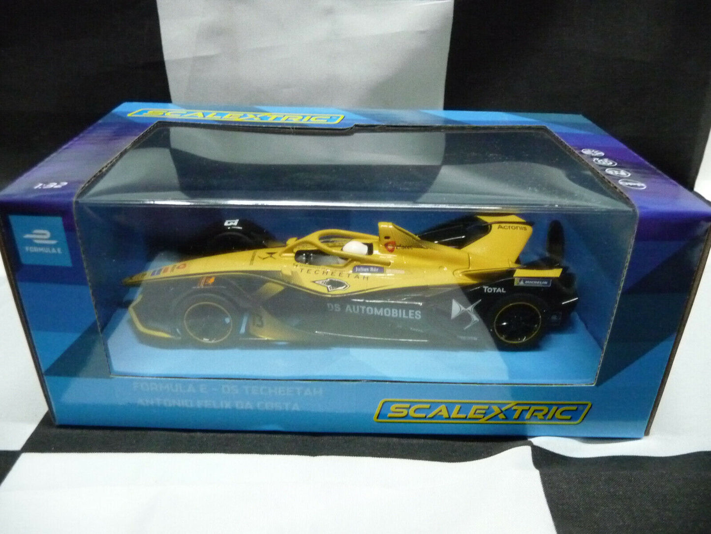 Scalextric C4230 1:32 Formula E - DS Techeetah AntonioFelixDaCosta slot car also suits Carrera