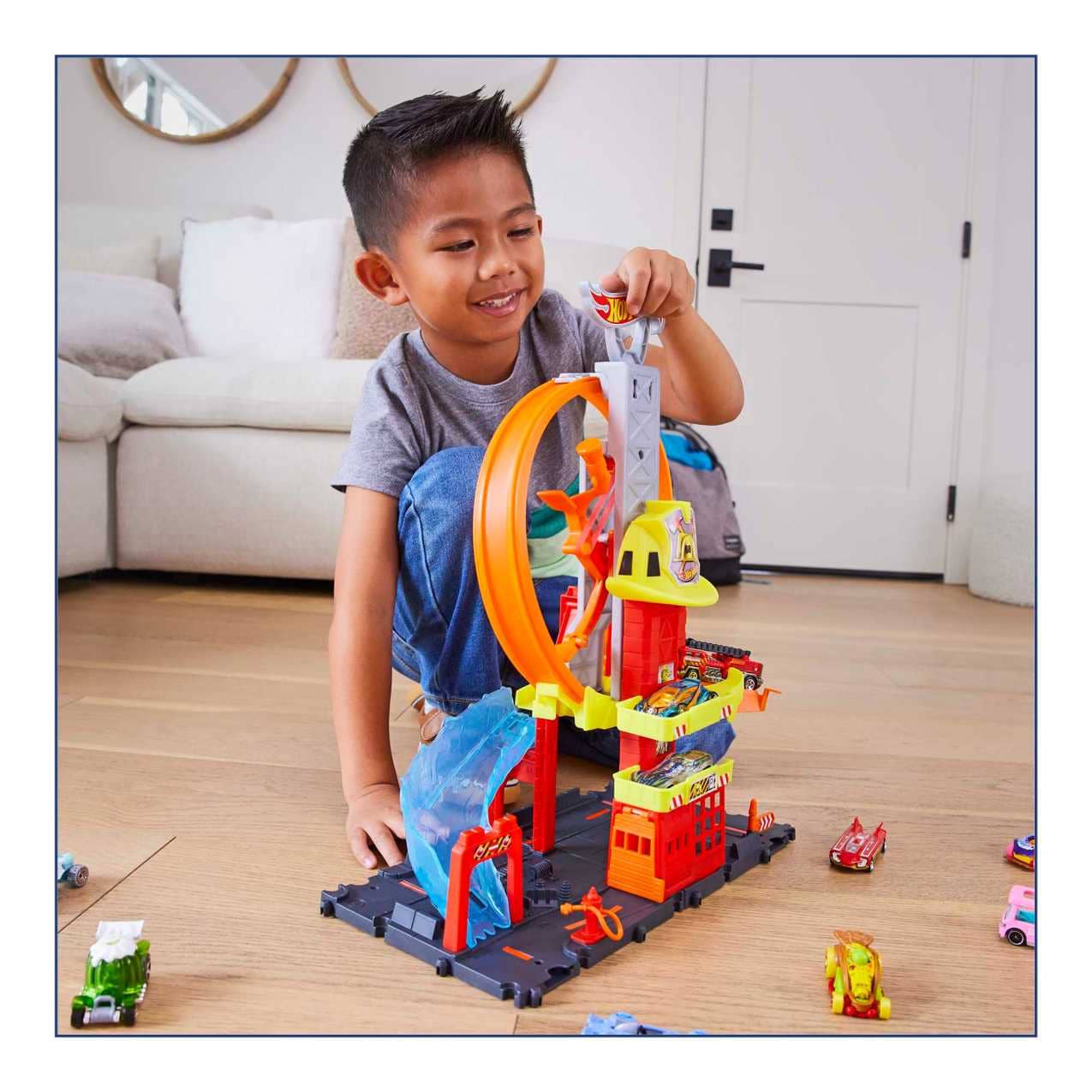Hot Wheels® - City Super Loop Fire Station