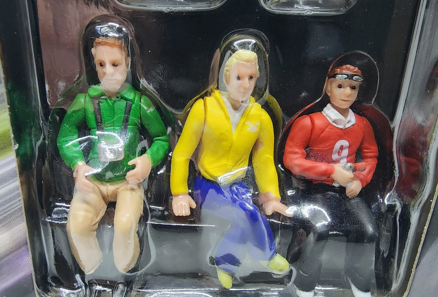 Carrera Accessories - Set of Figures - 5 Spectators - Suits Digital 1:24 1:32 and Evolution Model No.20021127